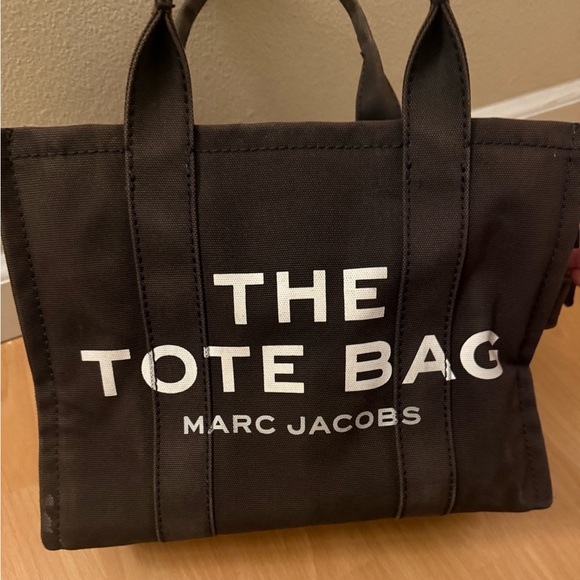 Marc Jacobs Medium Tote Bag
No strap - Picture 5 of 6